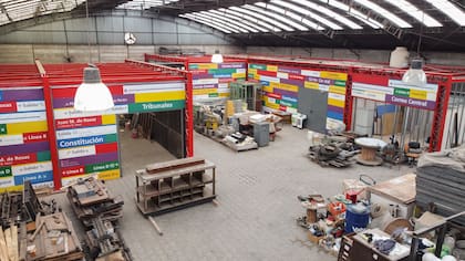 Con carteles que se fueron quitando de la red se montó un auditorio que será utilizado para capacitar al personal de Sbase y para dar charlas a la comunidad