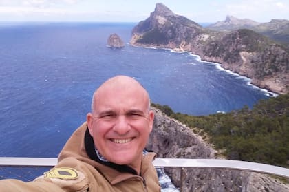 Con casi 50 años, Alejandro dejó una vida armada para irse a otra tierra, en donde todo era incertidumbre.