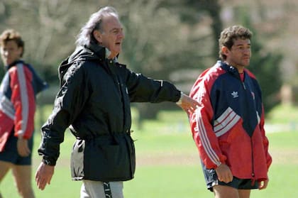 Con César Luis Menotti, en Independiente