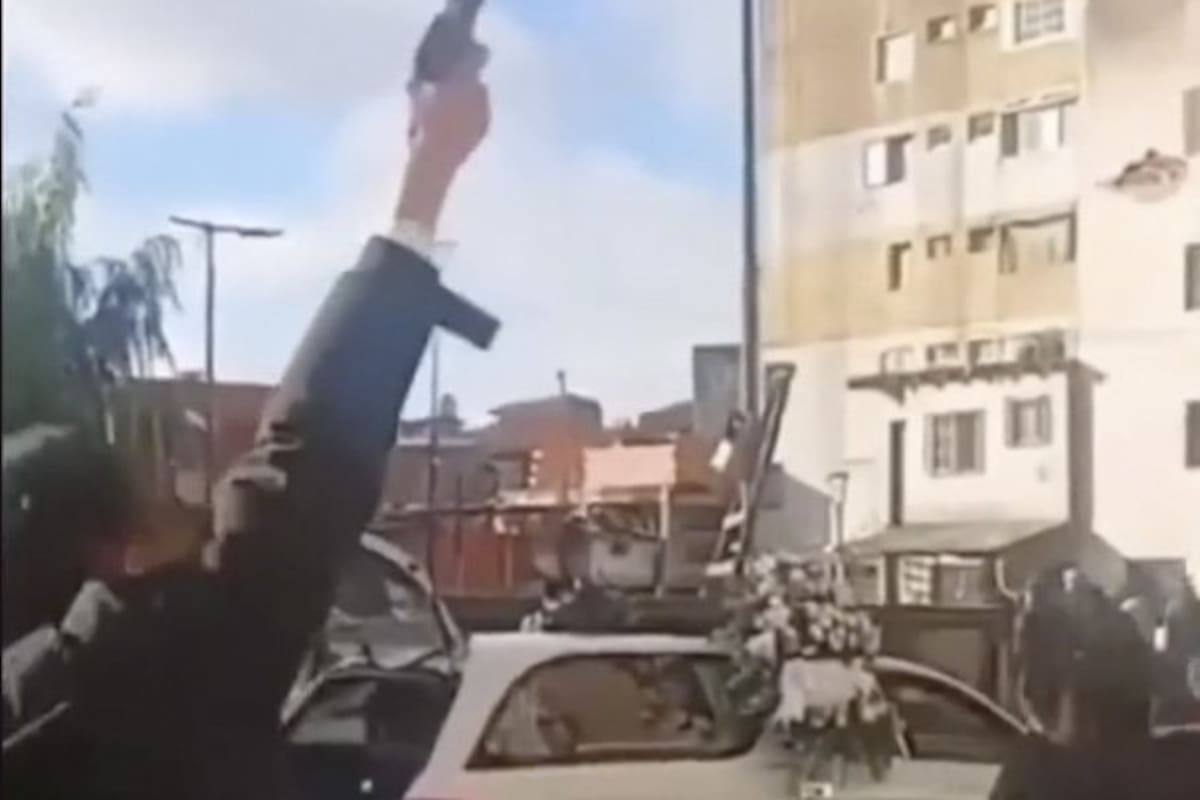 Con disparos al aire fue despedido en Fuerte Apache un ladrón abatido en un tiroteo