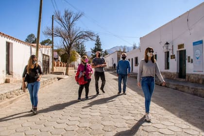 Con distancia social y barbijo, los salteños disfrutaron de su provincia durante el fin de semana