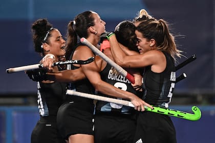 Con dos goles de Agustina Gorzelany, las chicas argentinas vencen 2-0 a China