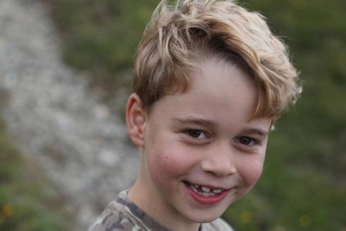 Con dos nuevas imágenes capturadas por su madre Kate, el príncipe George, heredero del trono, festeja su cumpleaños con una dentadura en plena transformación