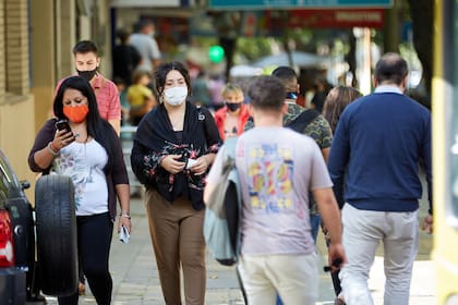 Con el aumento de contagios, el Gobierno dispuso nuevas medidas restrictivas