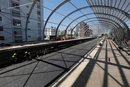 Varios locales gastronómicos perdieron clientela debido a la clausura de tres meses del tren mientras que se termina la obra
