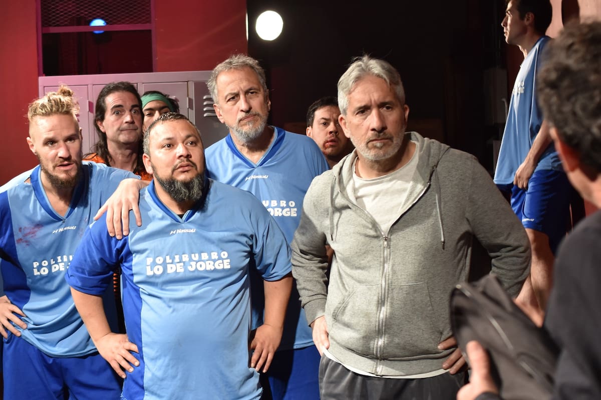 Con el cuchillo entre los dientes