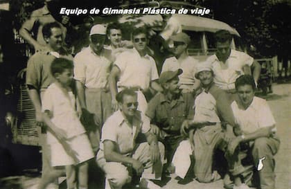 Con el equipo de gimnasia plástica, Alberto Olmedo y Chiquito Reyes recorrieron gran parte de la Argentina y algunos países limítrofes
