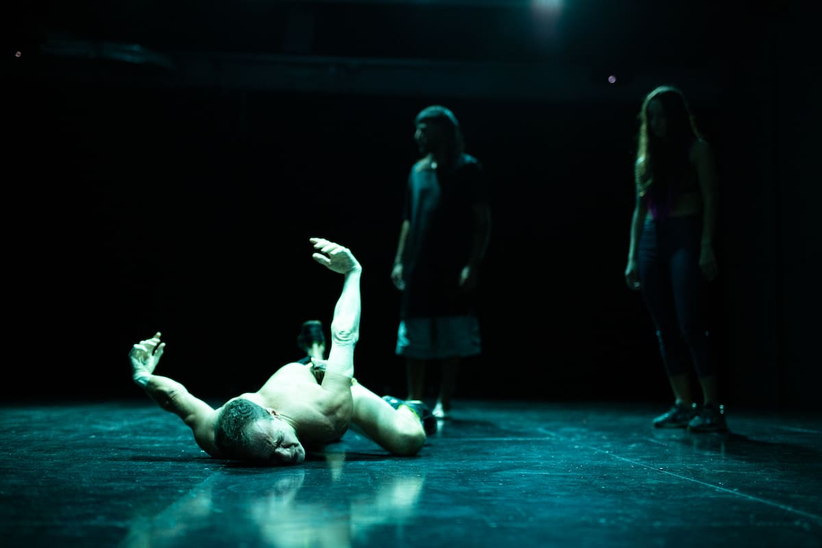 Con el estreno de Tridente, previsto para el jueves y disponible por 10 días, el teatro Planta Inclán abre su sala virtual