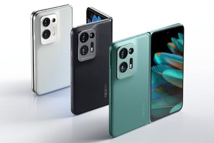 Con el Find N2 Oppo mantiene su idea de hacer un smartphone plegable tipo libro pero de tamaño compacto, con una pantalla interna flexible de 7,1 pulgadas y una externa de 5,5 pulgadas