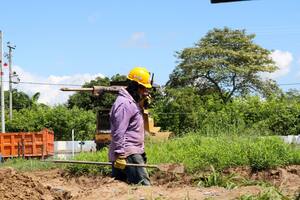 Con el programa de visas tipo H-2B permite que empleadores de industrias como la construcción o la jardinería puedan conseguir trabajadores temporales del extranjero
