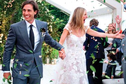Con el realizador Brad Falchuk se casó en 2018. Él es su gran apoyo en el emprendimiento que creó y hasta aparece en algunos de los videos en los que promociona sus productos.