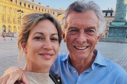 Con el viaje que hicieron a París, en mayo de este año, hicieron pública su relación. Acá, en la foto que se tomaron juntos en la Place Vendôme