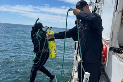 Con equipos esopciales, la Prefectura buscó a Sofía Devries, quien había desaparecido en una práctica de buceo en el Golfo Nuevo