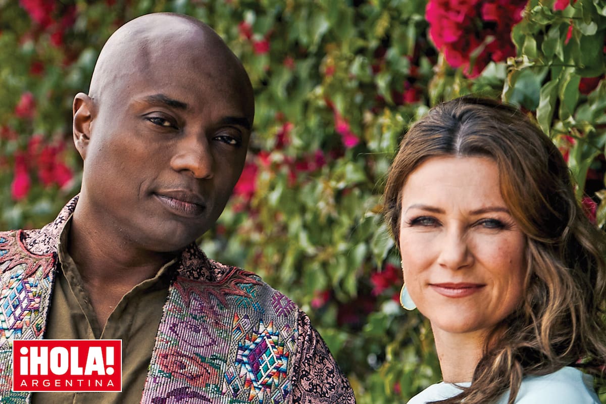 Con esta foto, la princesa anunció en mayo de 2020, en Intagram, que había vuelto a encontrar el amor de la mano de Durek Verrett, el chamán
de estrellas como Gwyneth Paltrow. Nacido en Estados Unidos, el nuevo “yerno” del rey Harald dice ser heredero de una mujer de origen noruegoindio y de un hombre de origen africano-haitiano y se define como un “innovador evolutivo, hacker de espíritus, partidario de las mujeres y
líder de bienestar”.