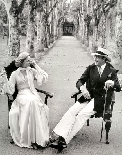 Con esta imagen en blanco y negro, tomada en Hacienda La Vega, al norte de Caracas, la compañía de moda Carolina Herrera comunicó en su cuenta de Instagram la muerte de Reinaldo Herrera.