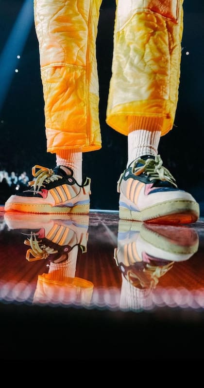 Con estas fotos, Bad Bunny anunció en sus redes el inicio de El último tour del mundo