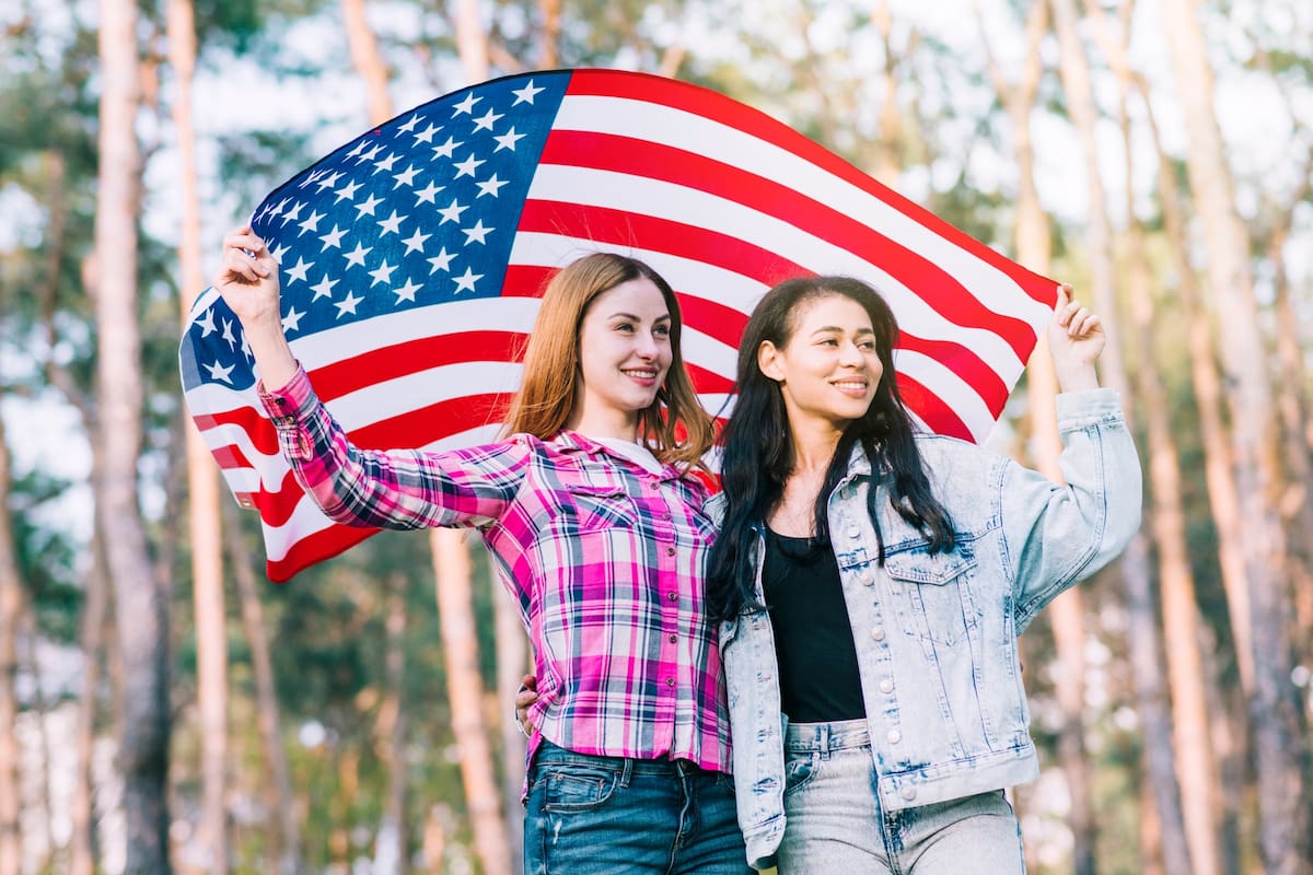 Con este permiso, los ciudadanos de Cuba, Haití, Nicaragua y Venezuela, y sus familiares inmediatos pueden solicitar entrar a Estados Unidos