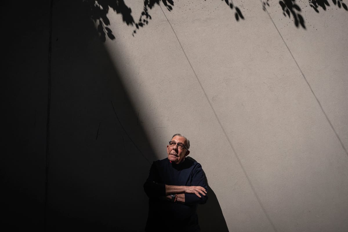 Con este regreso a Buenos Aires, se inauguró la muestra Juan Gatti Cartelera 1986-2023, en el hall central de la Facultad de Arquitectura, Diseño y Urbanismo (FADU) de la Ciudad Universitaria