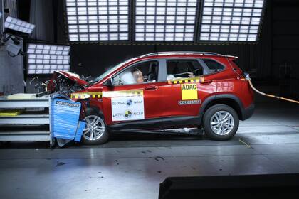 Con evaluaciones permanentes en un laboratorio cercano a Münich, Latin NCAP testea diferentes situaciones de siniestros –como el choque frontal– en los vehículos que salen al mercado en la región
