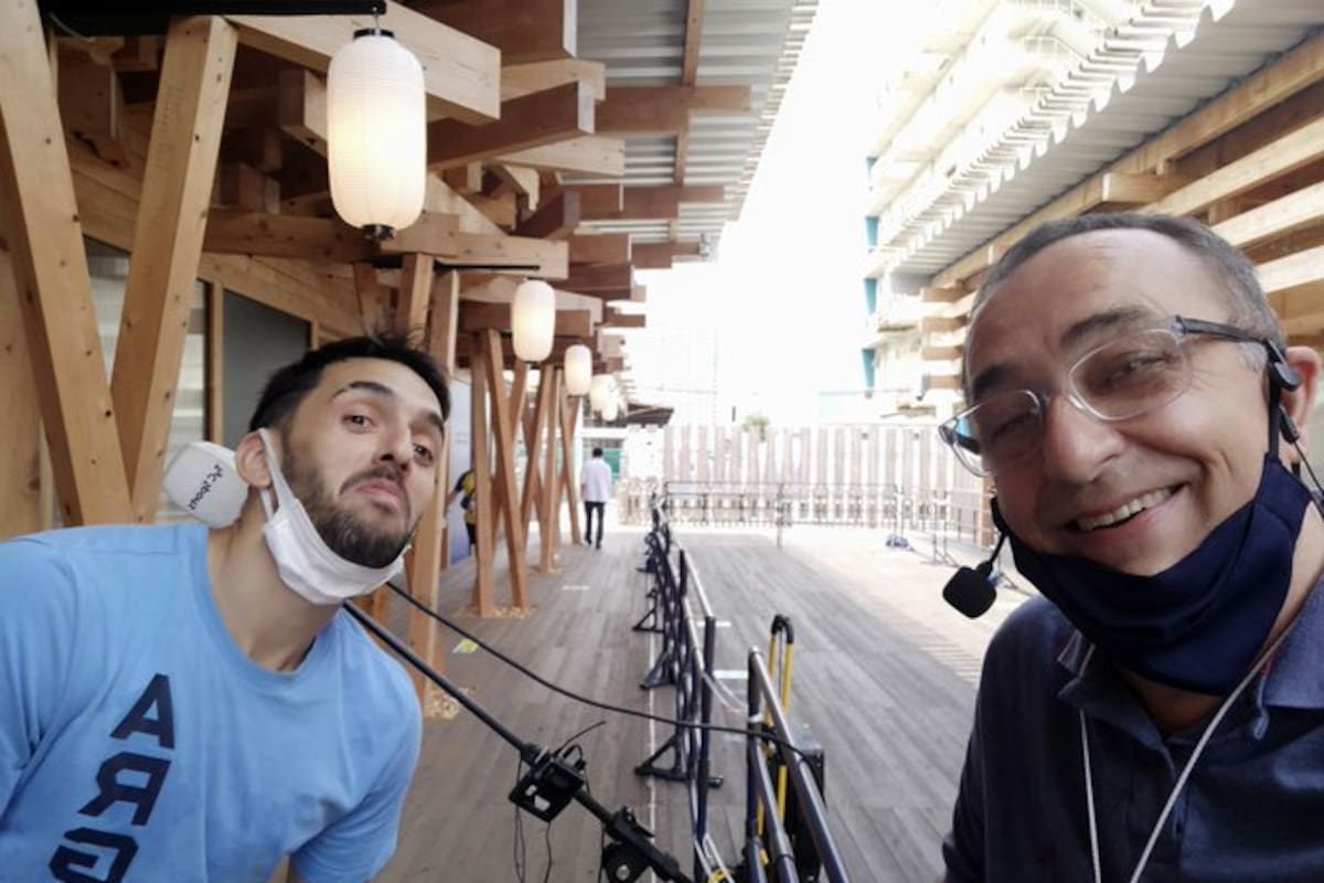 Con Facundo Campazzo, José Montesano tiene una relación de compinche; en cada charla al aire hay risas y alguna broma, como en éste, en la villa Olímpica de los Juegos de Tokio.