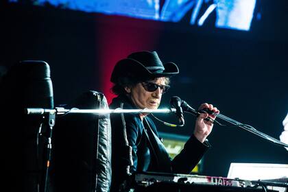 Con felicidad, Charly García tocó para sus fanáticos en el Gran Rex, que corearon con locura todos sus temas
