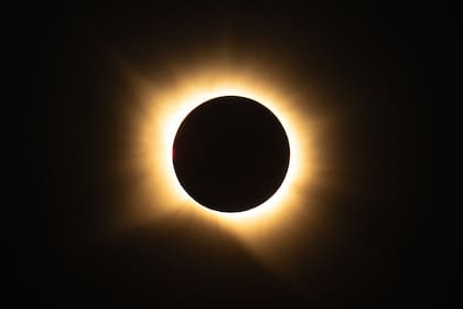 Foto difundida por la NASA del eclipse en España