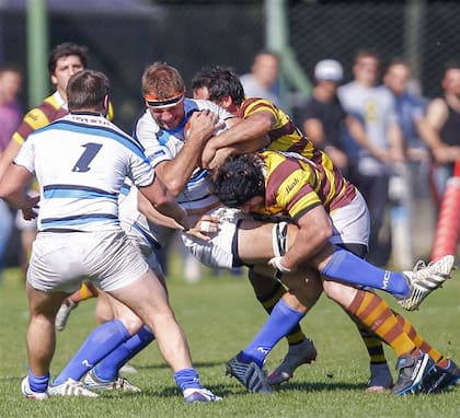 Con fuerza y técnica, Borghi no afloja con la pelota; lo respalda Macchiavello
