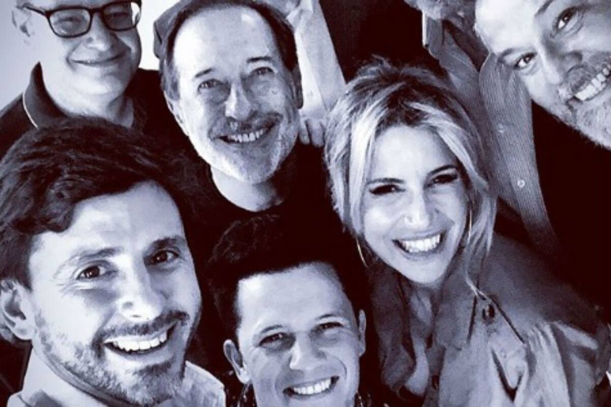 Con Guillermo Francella y Florencia Peña como figuras centrales, se anunció el regreso de Casados con hijos en formato teatral a través de una primera foto oficial