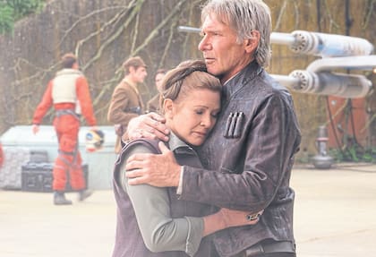 Carrie Fisher y Harrison Ford en Episodio VII