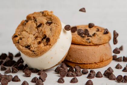 Con helado artesanal y tapas tipo cookies