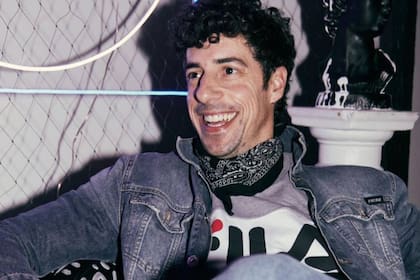 Con humor, el actor detalló cómo comenzó su carrera (Foto Instagram @estebanlamothe)