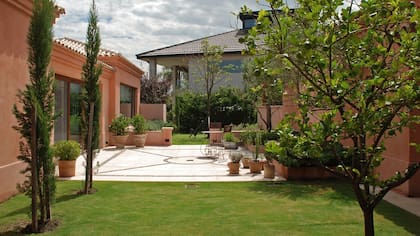 Un jardín concebido por Carlos Thays en el barrio Castores de Nordelta