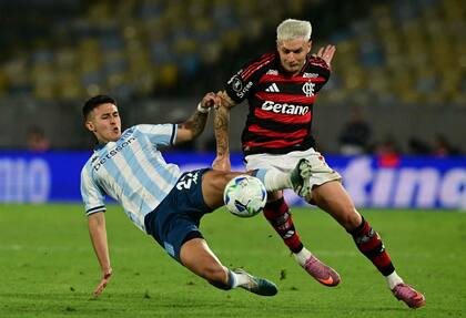 Con infracciones y agresividad en la marca, Racing se dedicó a defender en el Maracaná