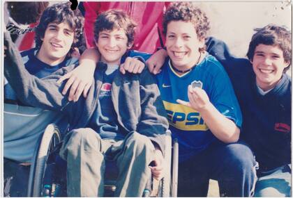 Con Javi, su amigo de toda la vida que murió a los 21 años