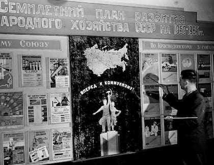 Con la caída de la URSS se implementó un proceso de desrusificación para volver a las tradiciones ancestrales