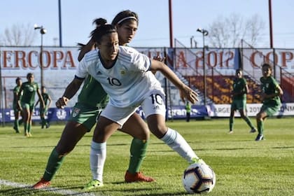 Con la camiseta de la selección y el número 10: Dalila Ippólito disfruta su presente