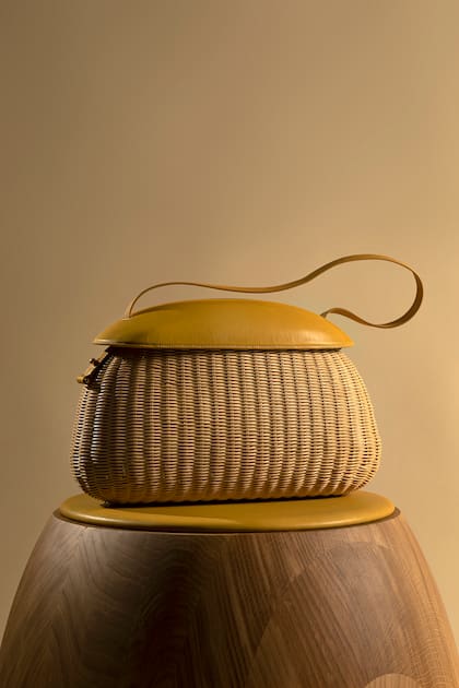 Con la creación del bolso Arca Bagel se convirtió en el primer diseñador fuera de la empresa en firmar un producto