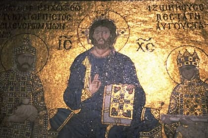 Con la creciente aceptación del cristianismo en el Imperio Romano, los artistas comenzaron a representar a Jesús con un halo, ahora considerado como el símbolo más alto de la autoridad aprobada por Dios