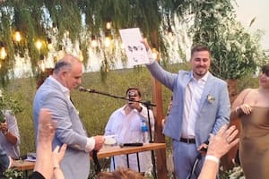 Con la firma de los testigos, como se hace en otros países del mundo
