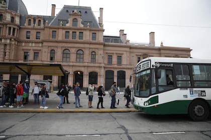 Con la implementación de restricciones, la Ciudad comenzó a registrar un descenso en el uso de transporte público