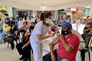 Con la implementación del pase sanitario, Tucumán duplicó el promedio de vacunación diario en diciembre.