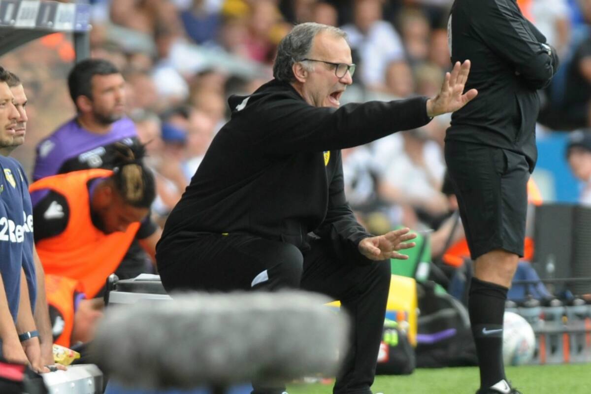 Con la intensidad de siempre: así vivió Bielsa su debut oficial en Leeds