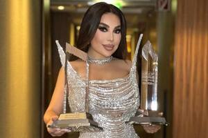 Con la llegada al poder de los talibanes la cantante pop y estrella de la TV afgana Aryana Sayeed dejó su país a los 36 años para preservar sus logros, su libertad, su vida