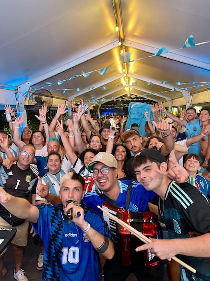 Con la llegada de la Copa América 2024, en la que triunfó la selección argentina, Luciano brindó 12 shows en 20 días