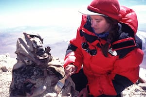 Con La Niña del Rayo en la cima del volcán Llullaillaco.