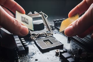 La falta de chips afecta cada vez más la producción de autos y armado de computadoras