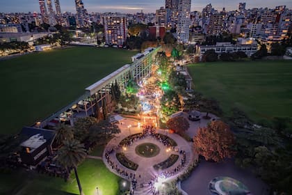 Con la participación de más de 25 destilerías nacionales e internacionales, este festibal propone un recorrido sensorial por el universo del gin