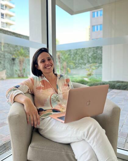 Con la premisa de que la gente pueda trabajar bien, Camila se lanzó a hacer un proyecto de diseño de oficinas, que responde a las necesidades actuales del mercado