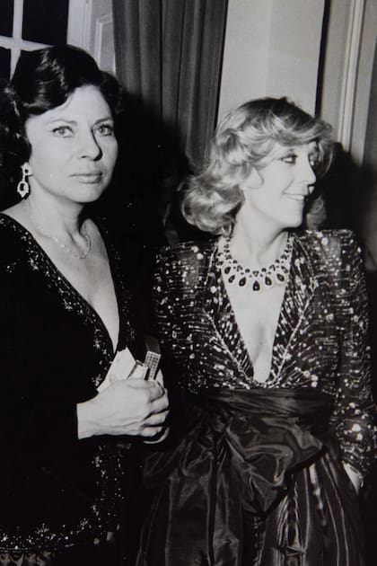 Con la princesa Soraya de Irán en una fiesta en París