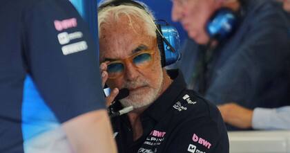 Con la renuncia del CEO Luca de Meo, Flavio Briatore perdió en Alpine el respaldo del hombre del Grupo Renault que lo regresó a la Fórmula 1